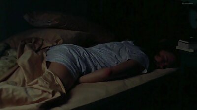 Sporna i čvrsta žena danas se besplatno porno filmovi penetrira u krevet